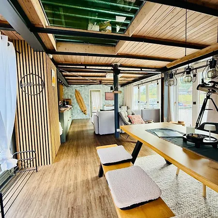 Botel Hausboot Mit Sonnendeck