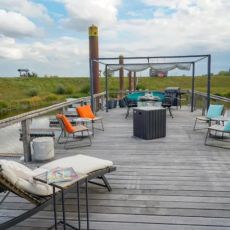 Botel Hausboot Mit Sonnendeck *