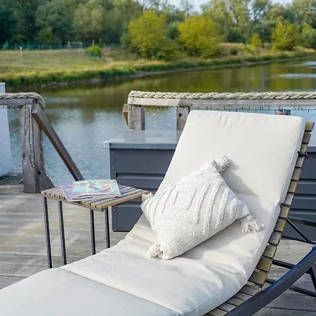 Hausboot Mit Sonnendeck Botel