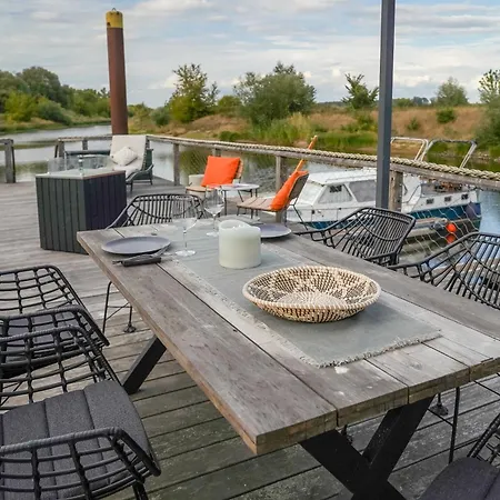 Hausboot Mit Sonnendeck