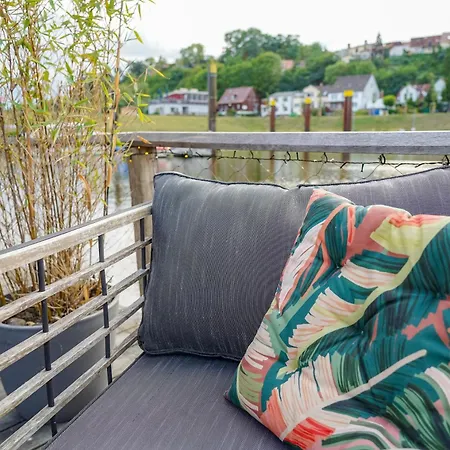 Hausboot Mit Sonnendeck Botel