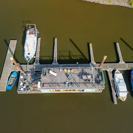 Botel Hausboot Mit Sonnendeck *